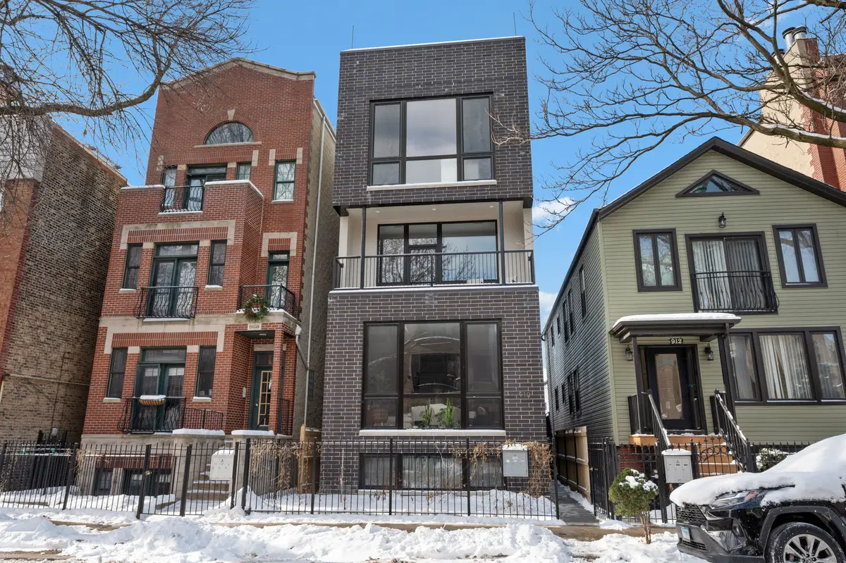 910 N Wood Street #2, Chicago, IL 60622 - Image #1