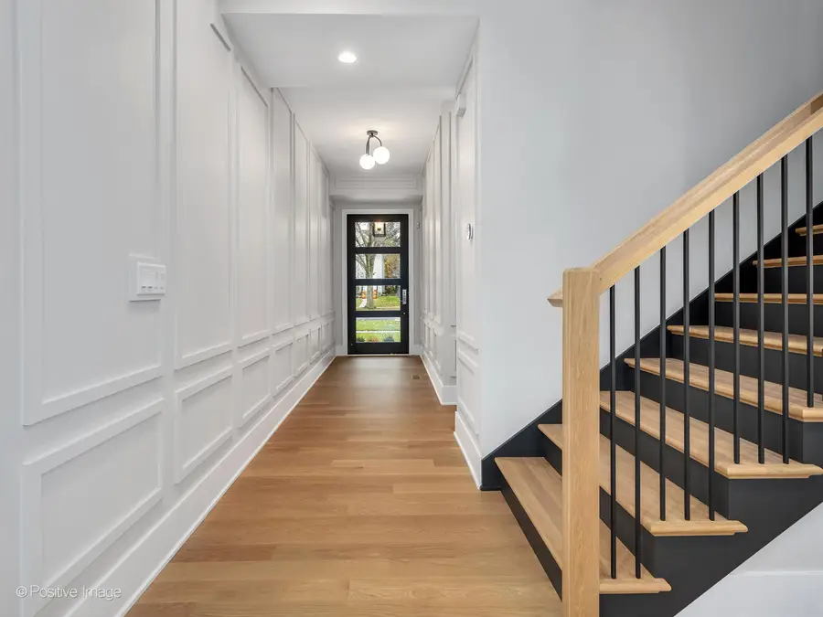 108 N Evergreen Avenue, Elmhurst, IL 60126 - Image #2