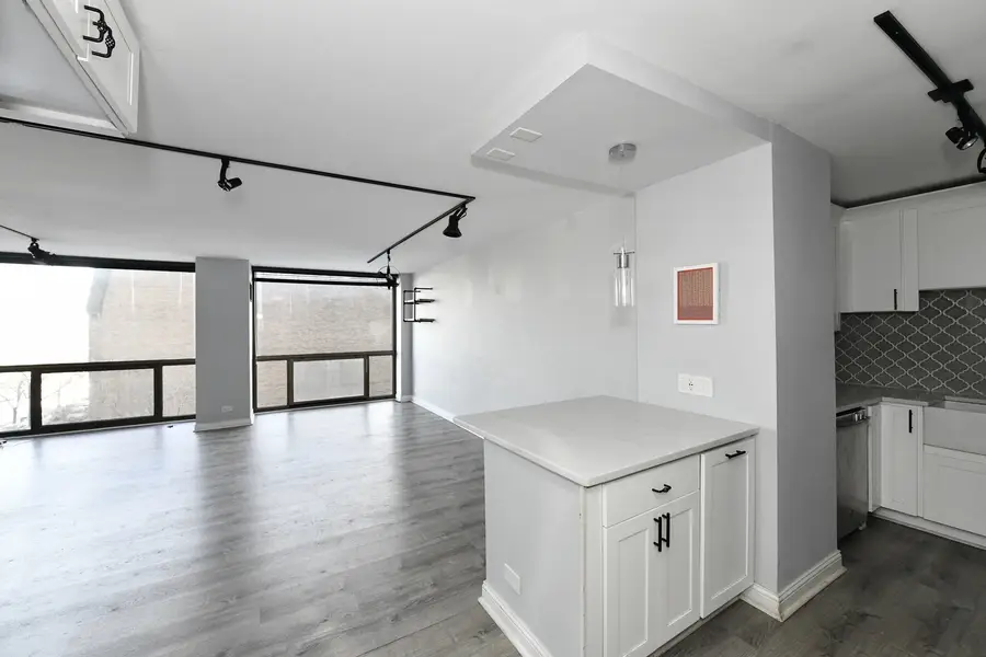 4343 N Clarendon Avenue #516, Chicago, IL 60613 - Image #3