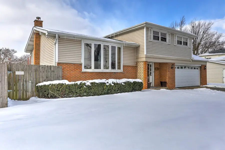 1426 Danbury Lane, Des Plaines, IL 60018 - Image #2