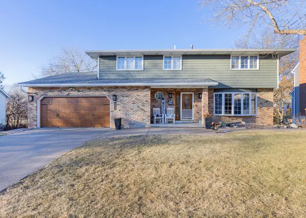 1680 Prairie Vista Circle, Bettendorf, IA 52722