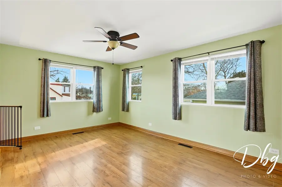 233 W Hawthorne Drive, Round Lake Beach, IL 60073 - #3