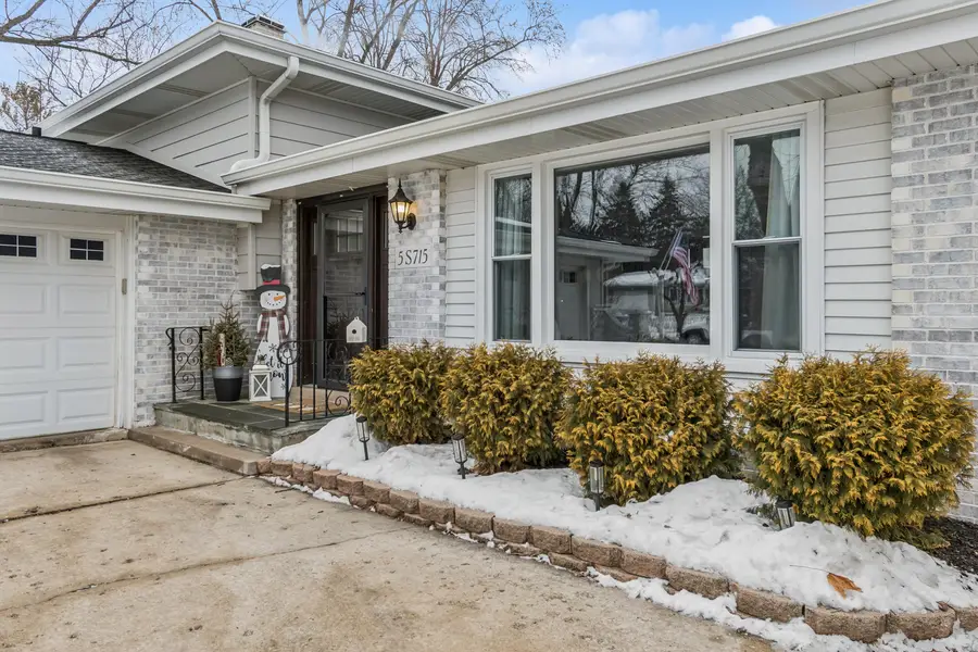 5S715 Park Meadow Drive, Naperville, IL 60540 - Image #2