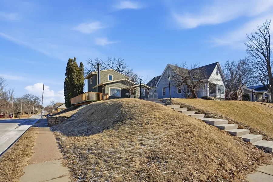 2137 Vine Street, Davenport, IA 52804 - Image #2