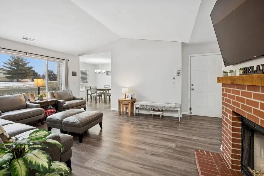 305 Crestview Drive #D, Wauconda, IL 60084 - Image #3