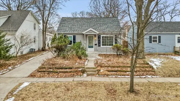 1034 W New York Street, Aurora, IL 60506