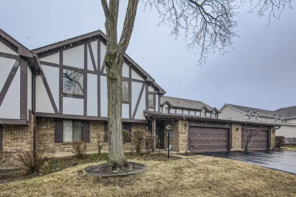 372 Springlake Lane #C, Aurora, IL 60504