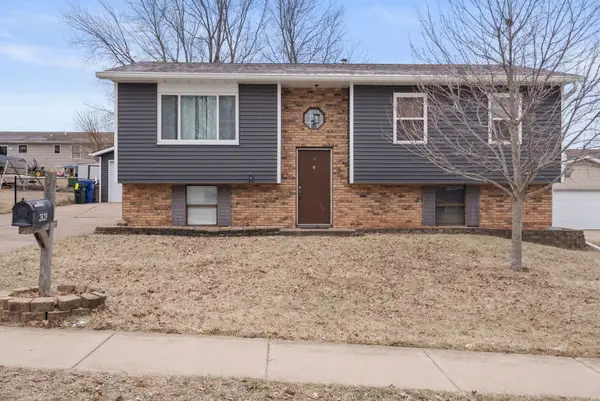 2629 Sheffield Drive, Davenport, IA 52806