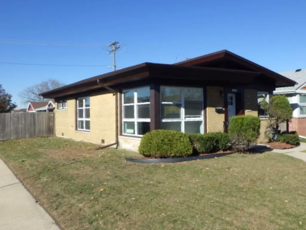 10226 S California Avenue, Evergreen Park, IL 60805 - Image #1