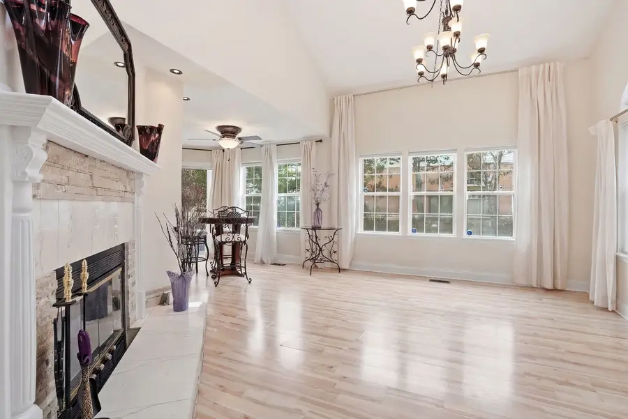 352 Kildare Court #352, Carol Stream, IL 60188 - #3