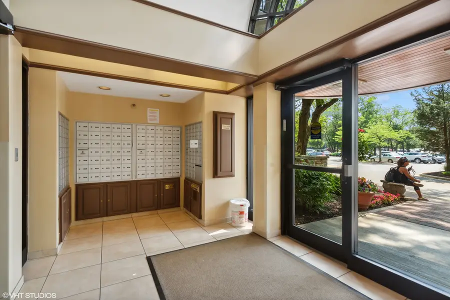 509 Aurora Avenue #616, Naperville, IL 60540 - Image #2