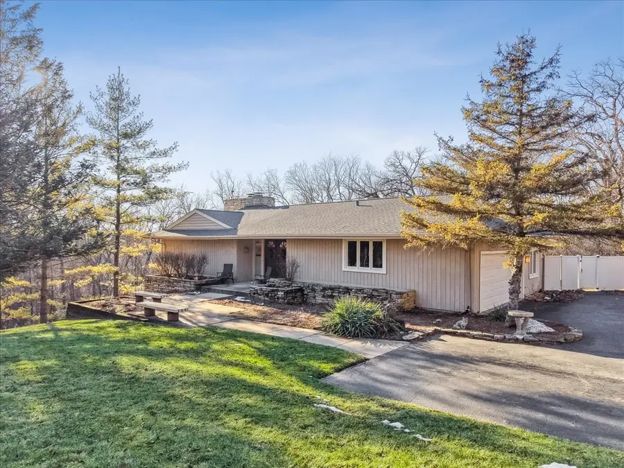 25146 N West Tower Drive, Tower Lakes, IL 60010 - Image #2