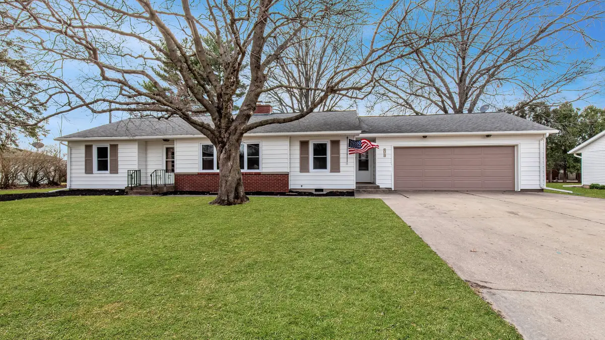 1014 Sunset Drive, Princeton, IL 61356 - #1