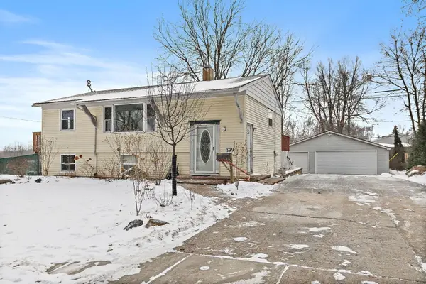 399 Tee Lane, Carpentersville, IL 60110