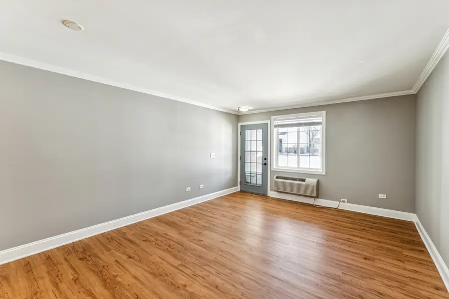 1613 Silverstone Drive #1613, Carpentersville, IL 60110 - Image #3