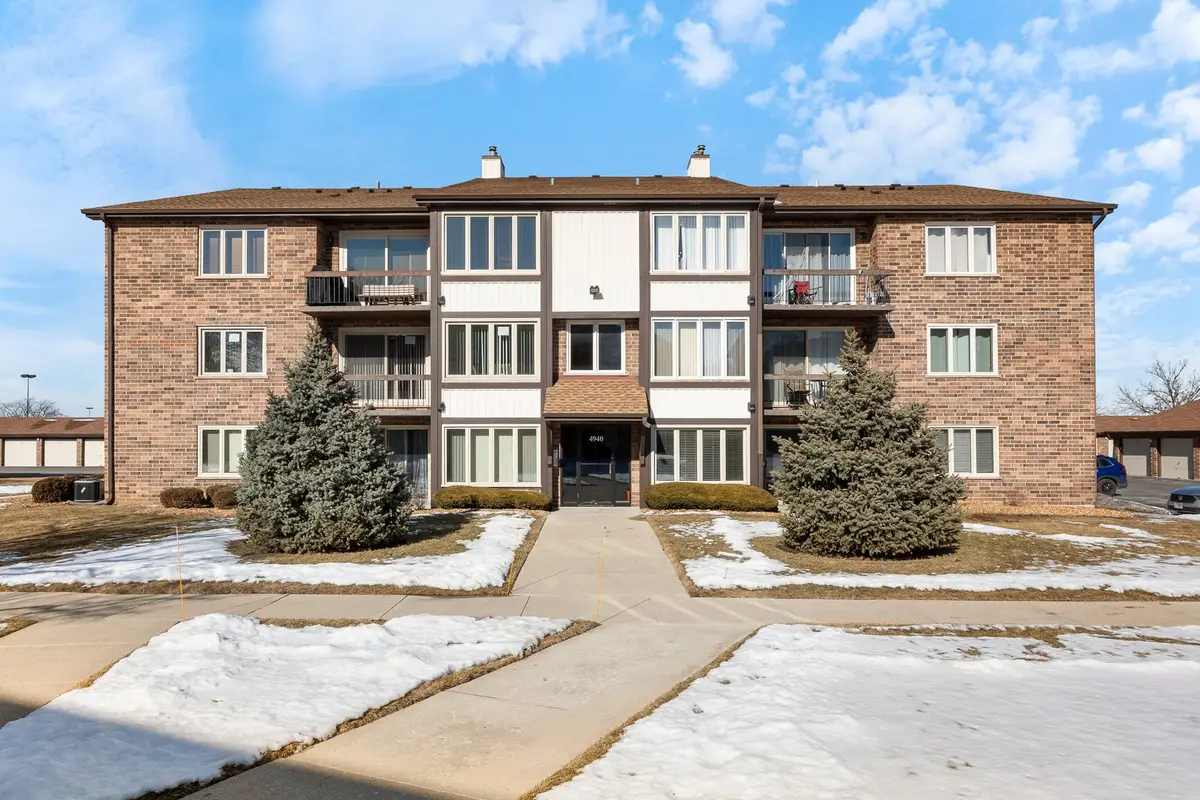 4940 Circle Court #604, Crestwood, IL 60418 - Image #1