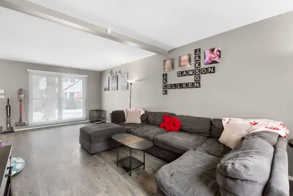 4022 Oxford Court, Streamwood, IL 60107 - Image #2