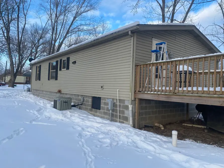 9255 Campbell Street, Benton, IL 62812 - #3