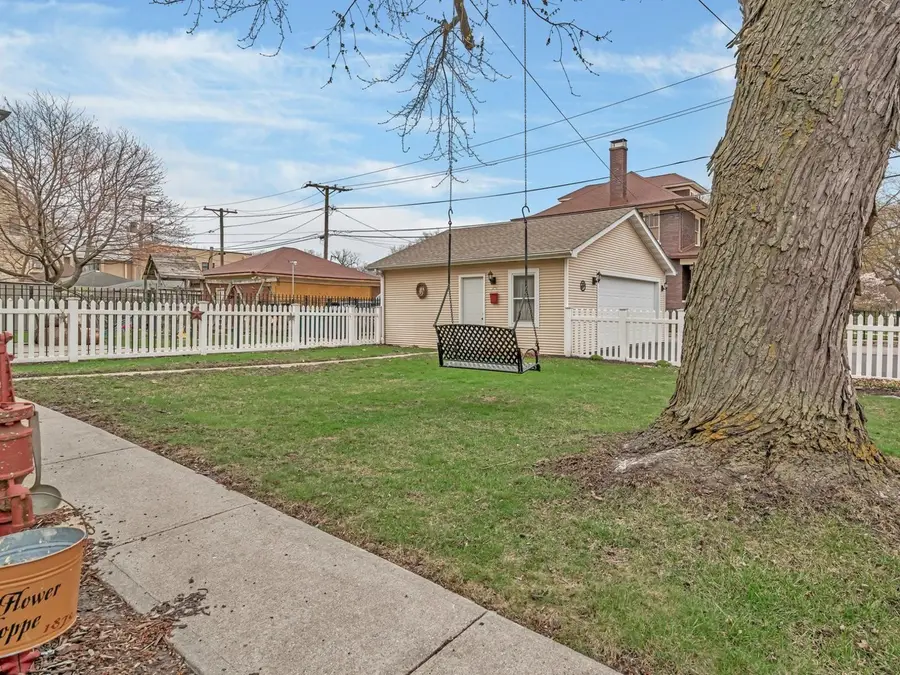 313 N Raynor Avenue, Joliet, IL 60435 - Image #2