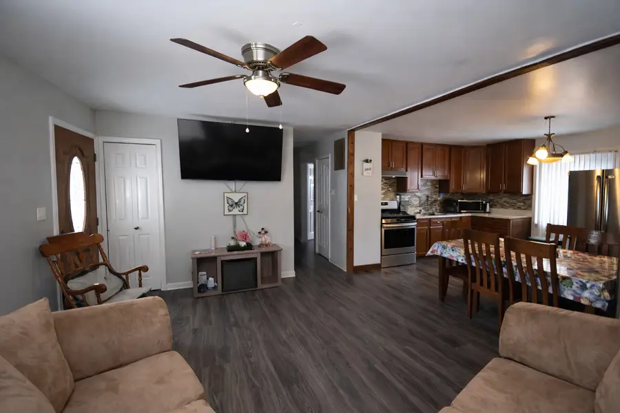 2042 Gideon Avenue, Zion, IL 60099 - Image #3