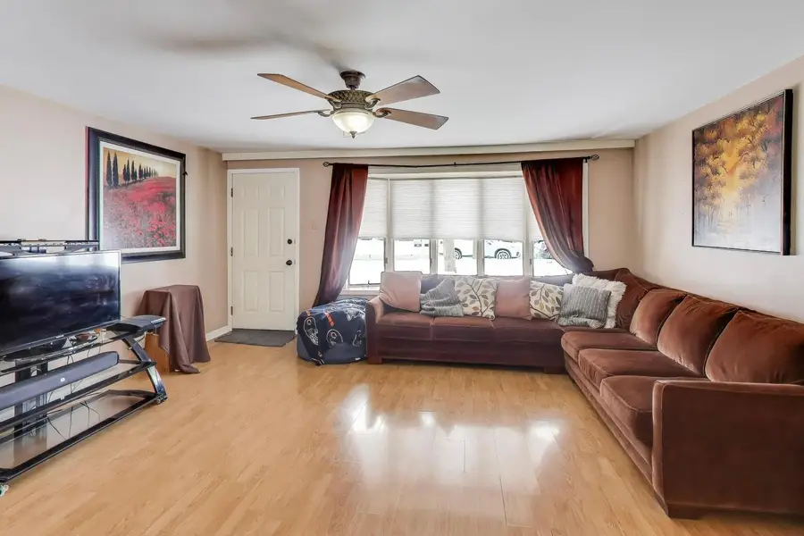 440 W Meadow Avenue, Lombard, IL 60148 - Image #2