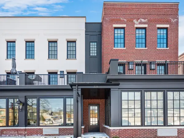 225 Burlington Avenue #TH1, Clarendon Hills, IL 60514