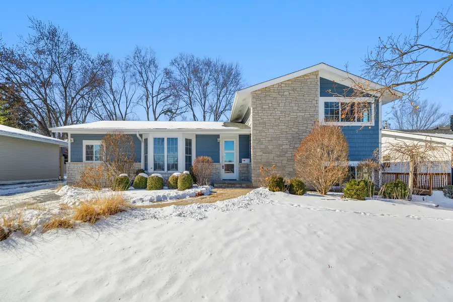 711 S 4th Avenue, Libertyville, IL 60048 - Image #2