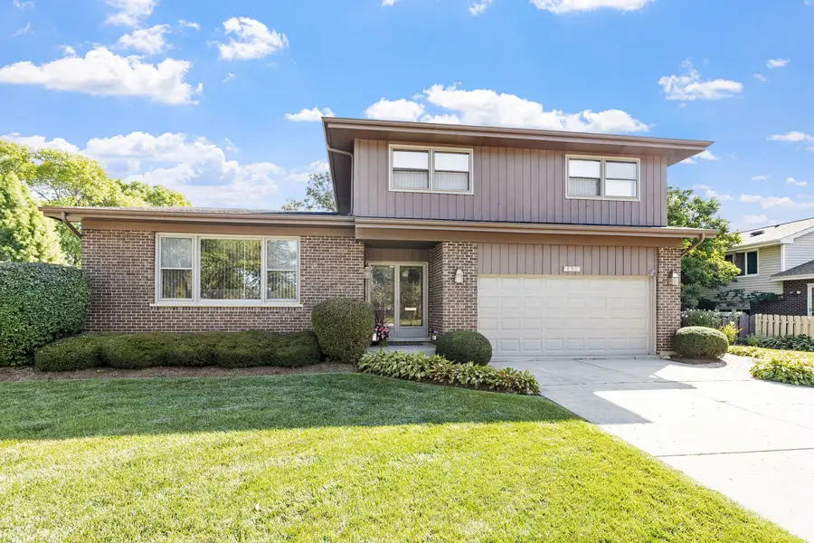 2439 N Windsor Drive, Arlington Heights, IL 60004 - #2
