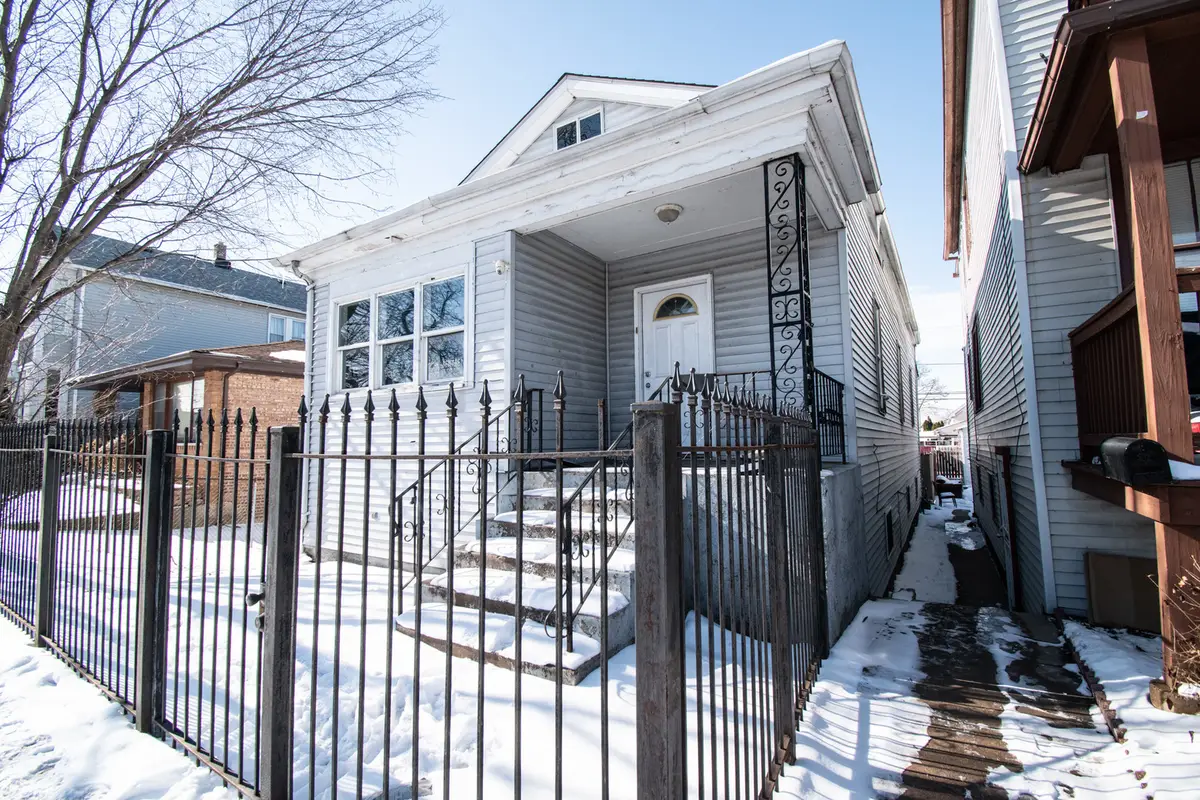 10516 S Avenue L, Chicago, IL 60617 - Image #1