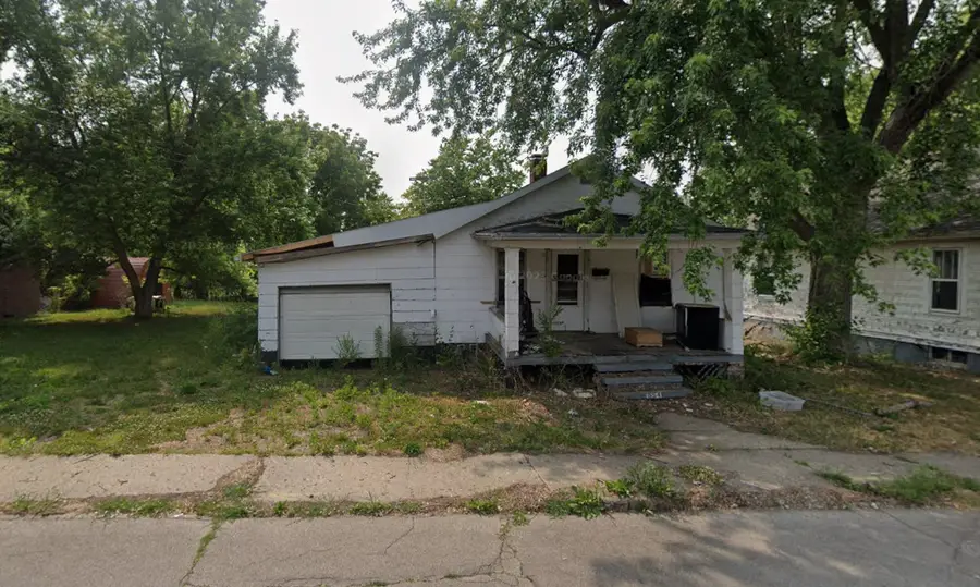 654 N Avenue B, Canton, IL 61520 - #2