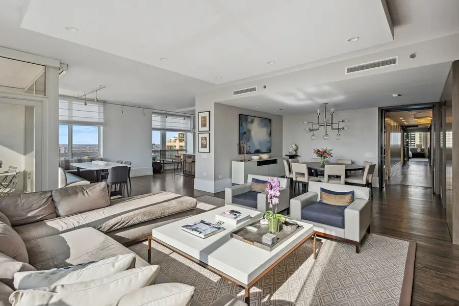 Address Withheld By Seller, Chicago, IL 60611 - #2