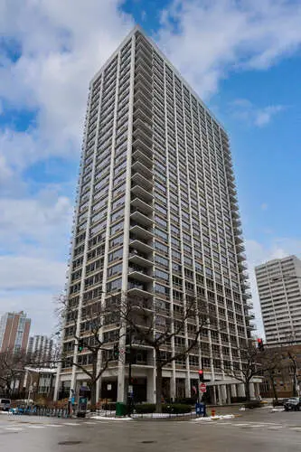 Address Withheld By Seller, Chicago, IL 60610