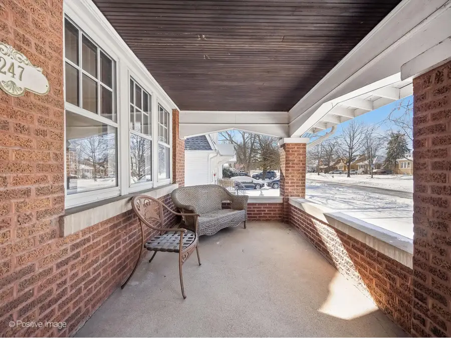 247 S Oakland Grove, Elmhurst, IL 60126 - Image #2