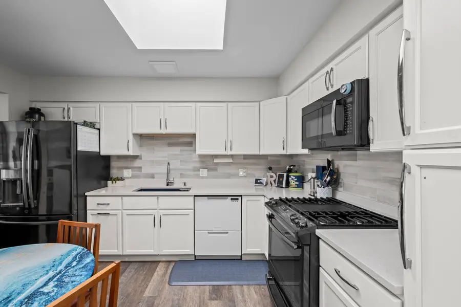 7041 W Touhy Avenue #607, Niles, IL 60714 - Image #3