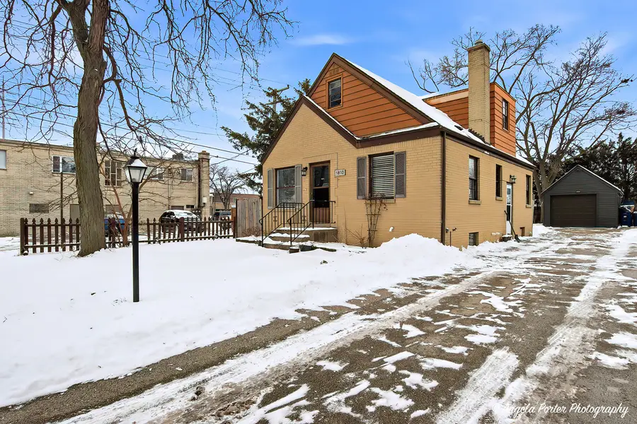 1810 Linden Avenue, Waukegan, IL 60087 - #2