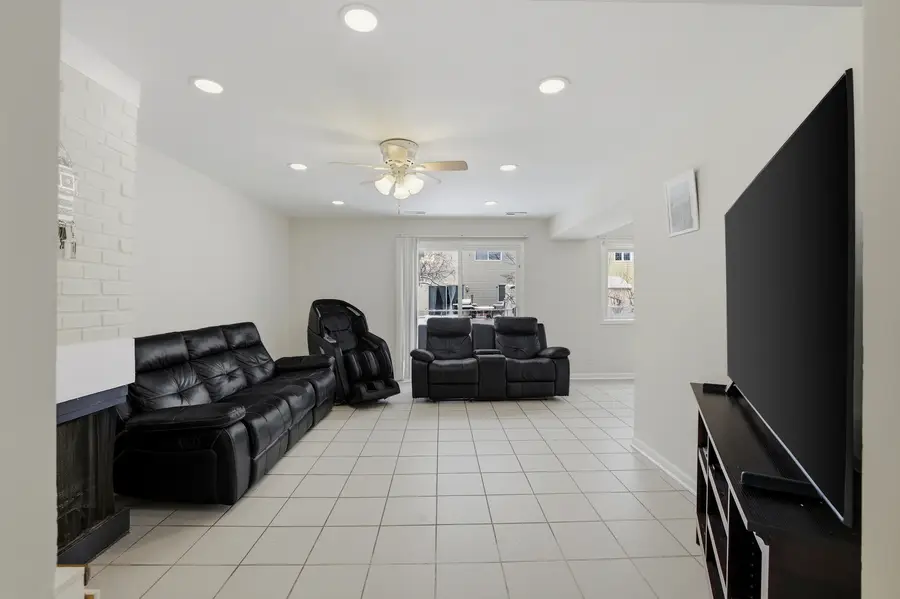 1874 Windward Lane, Hanover Park, IL 60133 - Image #2