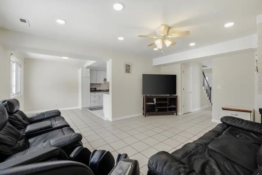 1874 Windward Lane, Hanover Park, IL 60133 - Image #3