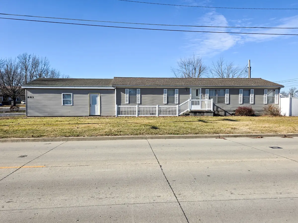 603 N Worthey Street, Flora, IL 62839 - Image #1