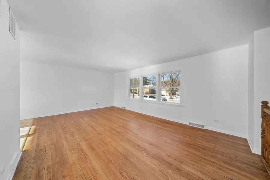 601 Edwards Avenue, West Dundee, IL 60118 - Image #3