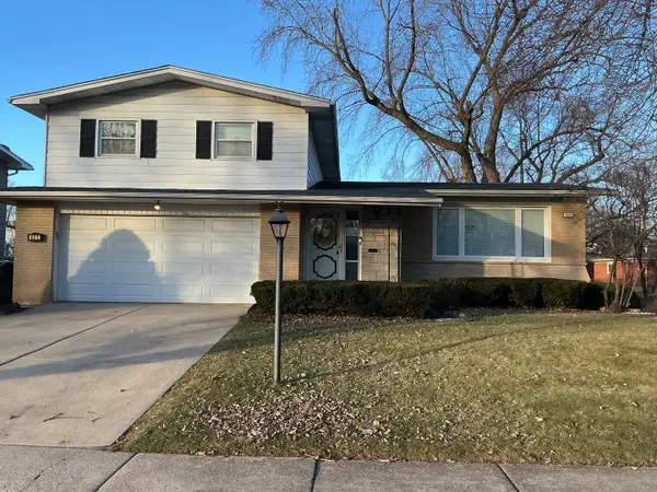 821 W Manor Court, Glenwood, IL 60425