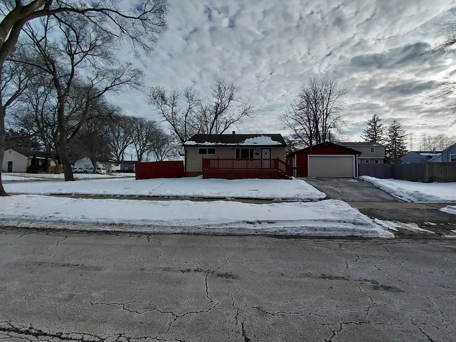 2231 W Cheyenne Road, Waukegan, IL 60087 - #3