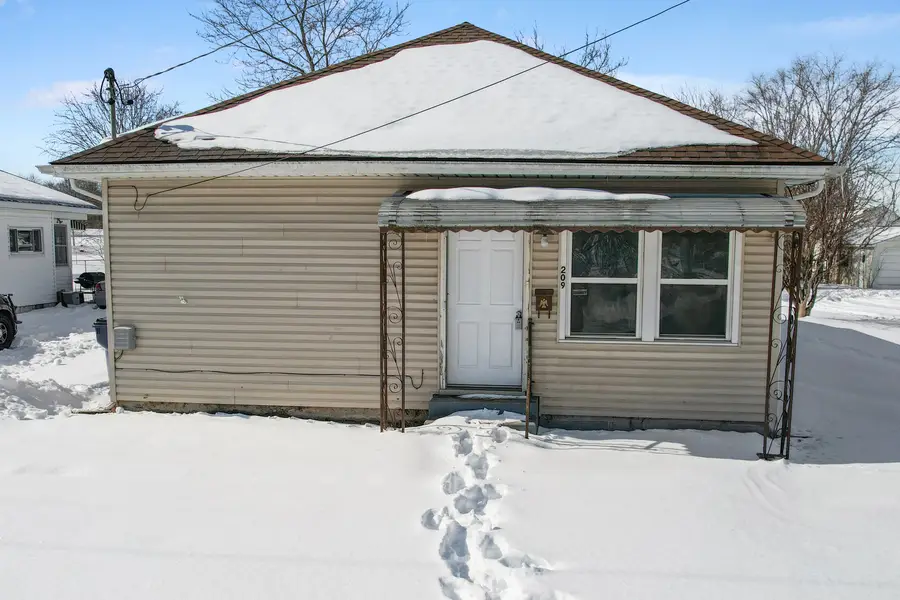 209 S Gardner Street, West Frankfort, IL 62896 - Image #2