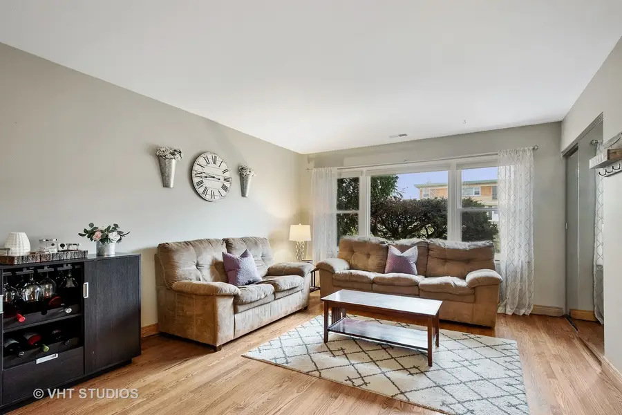 235 W Johnson Street #1B, Palatine, IL 60067 - Image #2