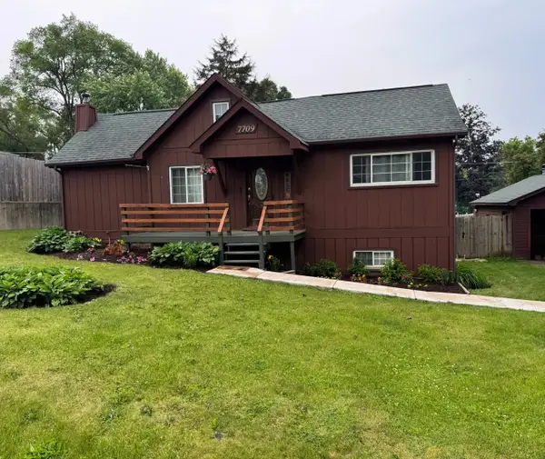 7709 E Sunset Drive, Wonder Lake, IL 60097