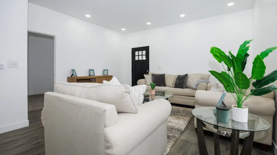 733 W Prairie Street, Pontiac, IL 61764 - #2