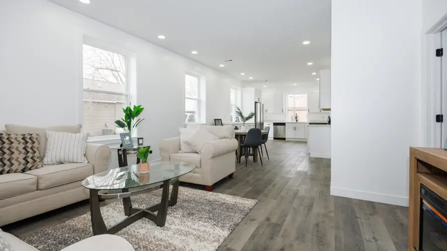 733 W Prairie Street, Pontiac, IL 61764 - #3