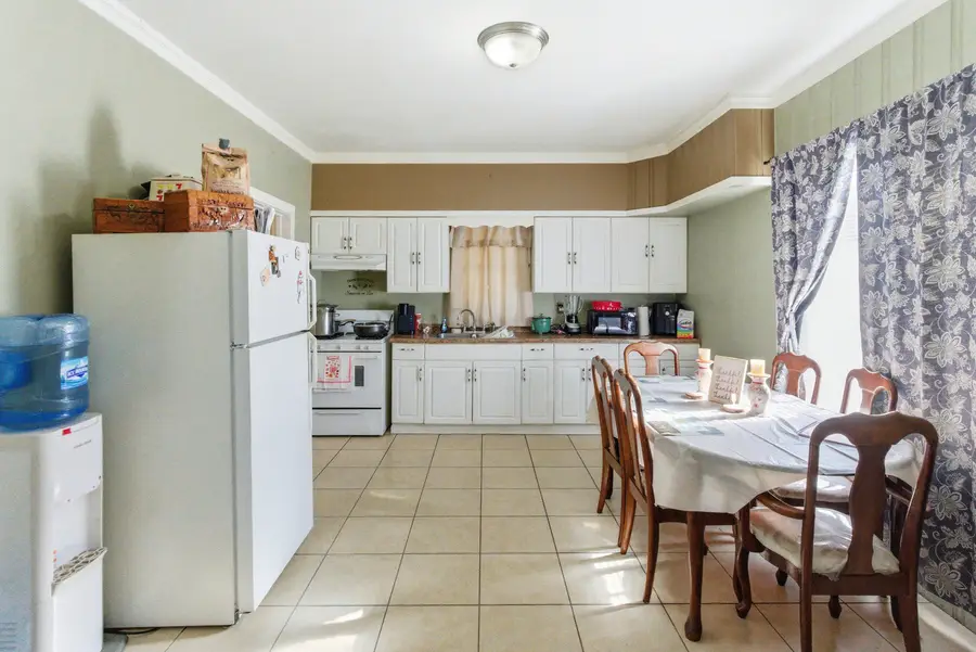 354 Woodlawn Avenue, Aurora, IL 60506 - #3