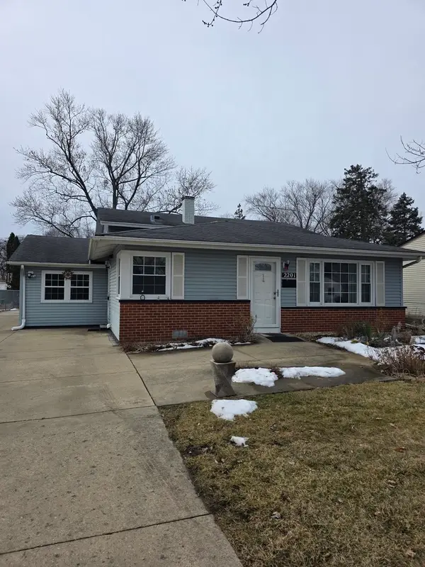 2201 Kingfisher Lane, Rolling Meadows, IL 60008