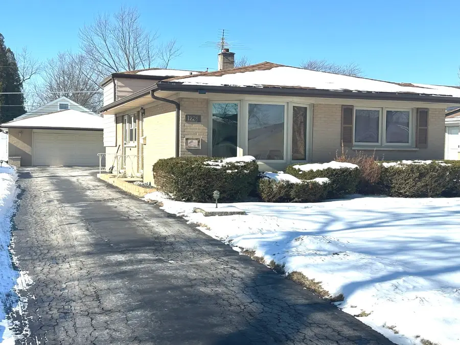 1228 S Chestnut Avenue, Arlington Heights, IL 60005 - Image #2