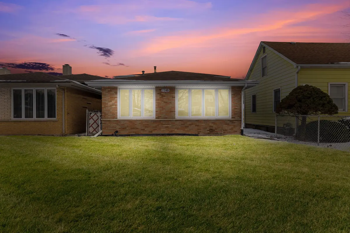 7745 Nashville Avenue N, Burbank, IL 60459 - Image #1
